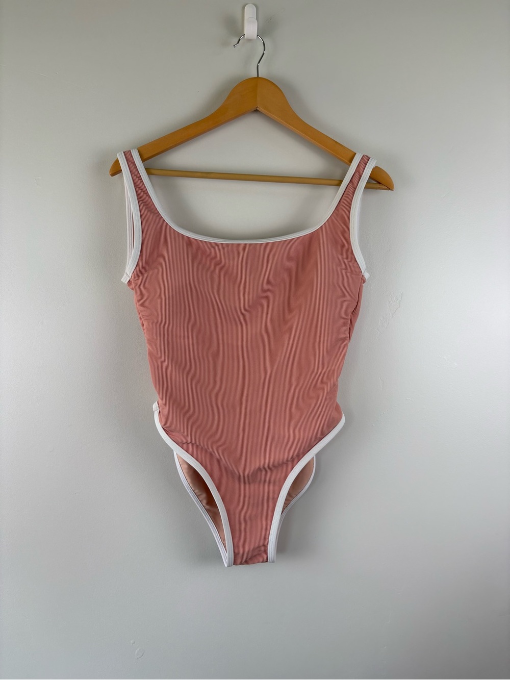 Lain Snow Ocean Isle One Piece Women's Size Large